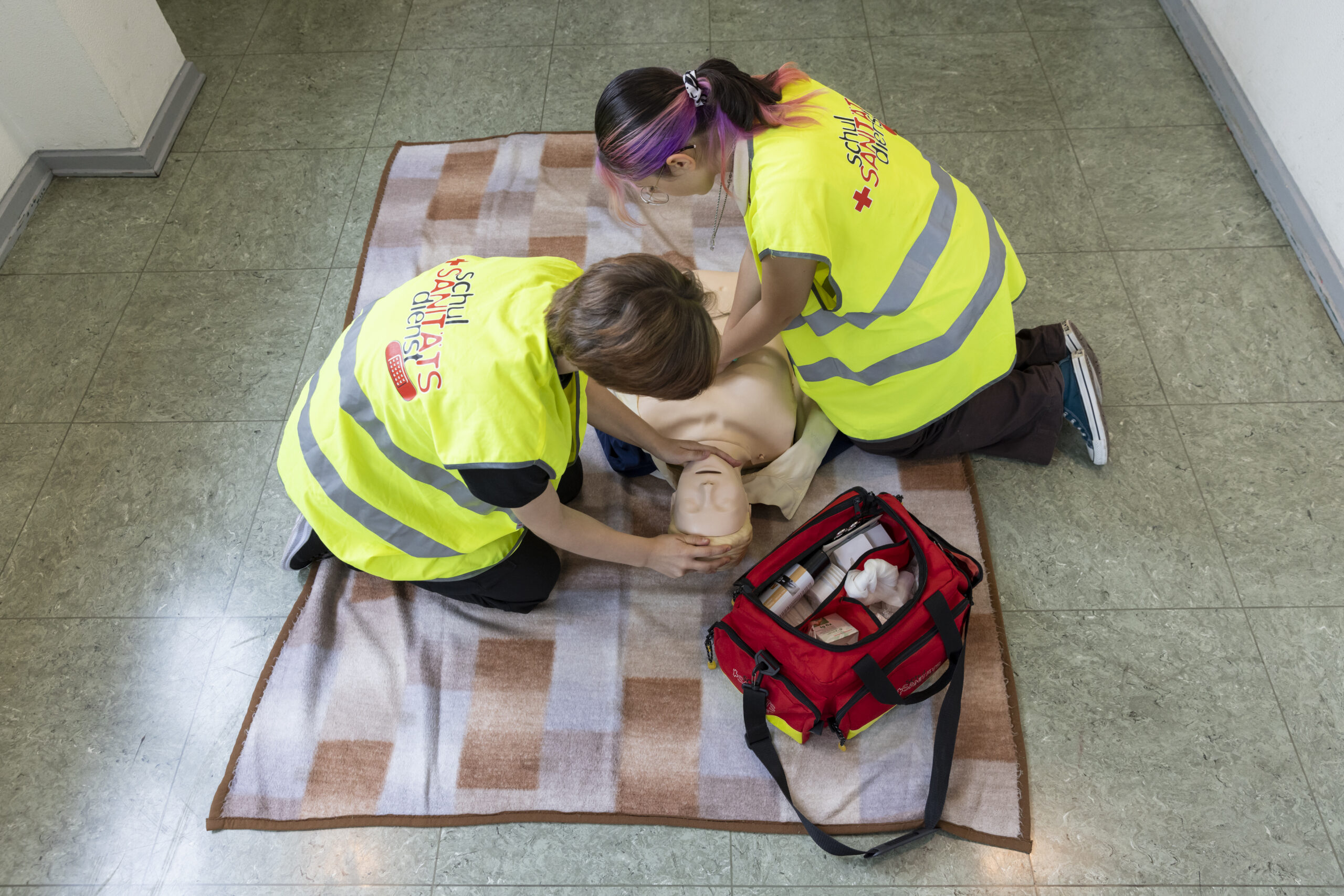 Radio Essen zu Besuch in der Sani-AG
